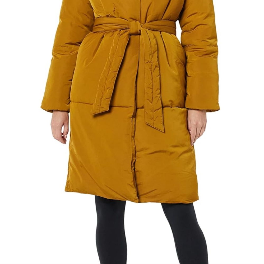 Daily Ritual Women's Padded Belted Puffer Jacket